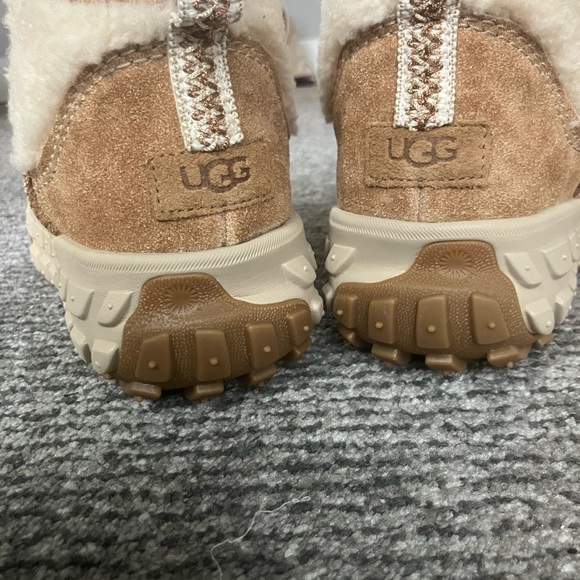 Venture Daze Ultra Mini Cozy Ugg - Picture 5 of 8